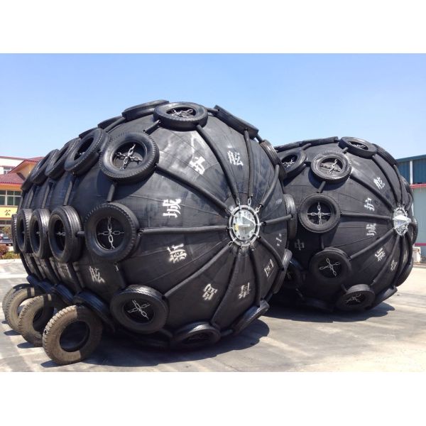Marine Pneumatic Rubber Fender With Galvanized Chain And Tire