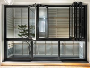 China Powder Coating Folding Glass Windows Panels 5mm / 6mm Thickness factory