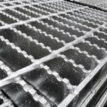 Safety Q235 Silver Color 2mm Galvanized Steel Grating For Stair Tread