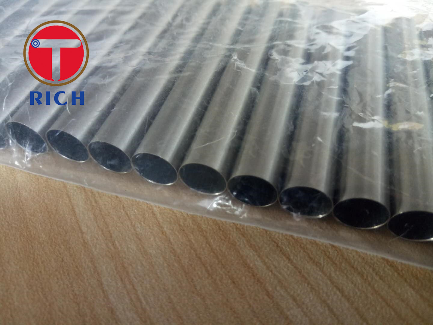 EN10216-5 Seamless Bright Annealed Stainless Steel Tube 1.4301 Pressure Purpose