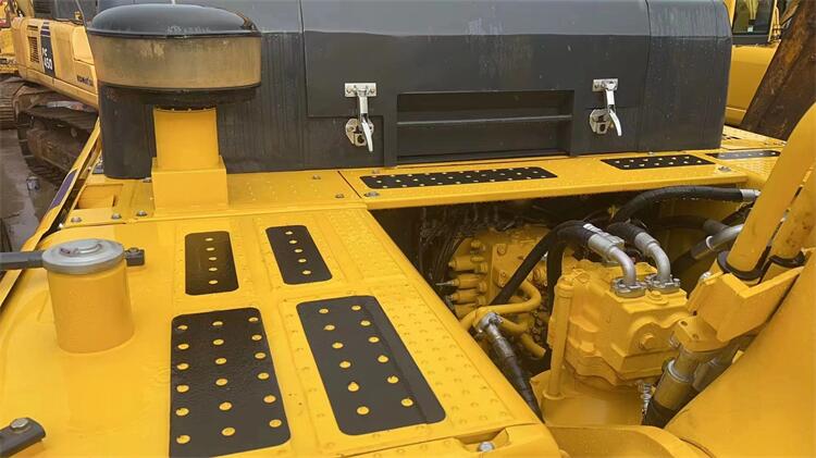 Second Hand Komatsu PC450-8 Crawler Excavator with Cummins Engine and 861 Working Hours