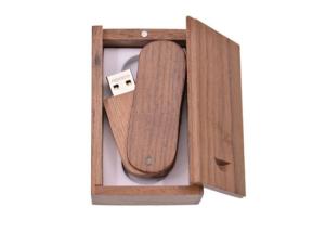 China 4GB 8GB 16GB USB Flash Drive Swivel Model , Walnut Block Wood USB 2.0 Flash Drive factory