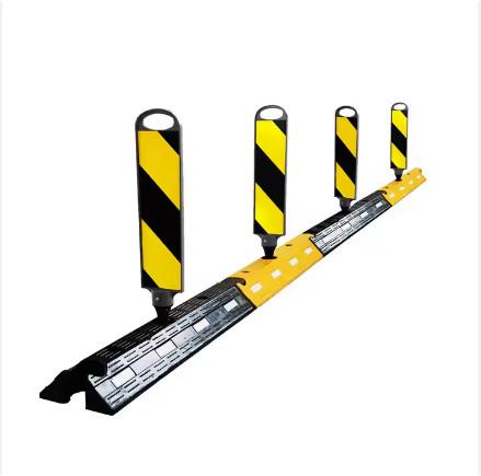 Traffic Safety Products Retractable Road Dividers With Warning Posts Barrier