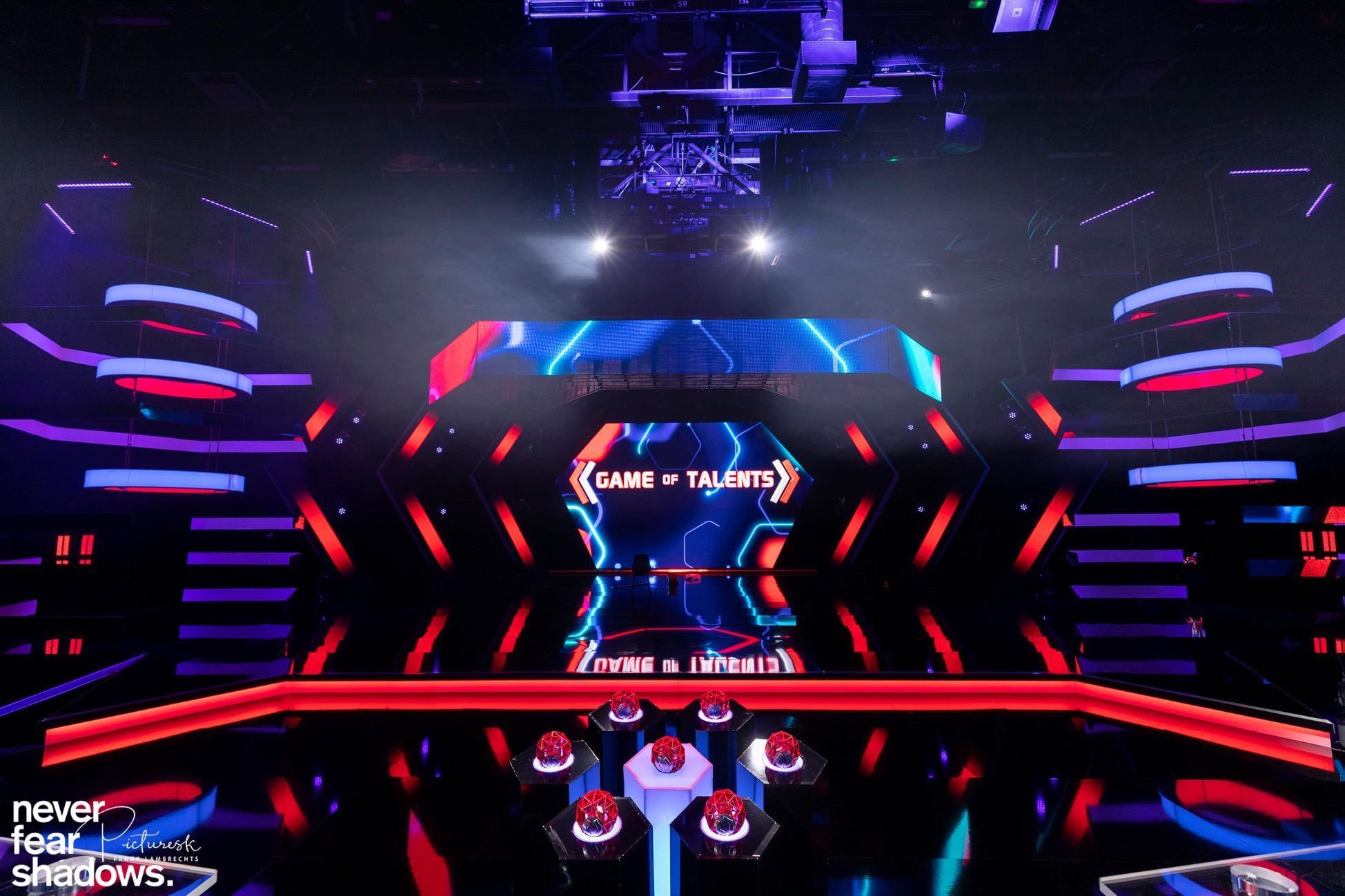 GCL Light Weight LED Display Stage High Definition RGB Indoor Advertising Publish