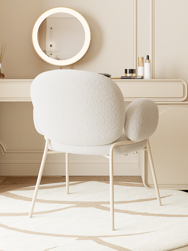Comfortable Lambswool Upholstered Dining Chair Boucle White Upholstered Accent Chair