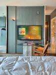 Luxury Hotel Bedroom Furniture King Size Solid Ash Bed Customized