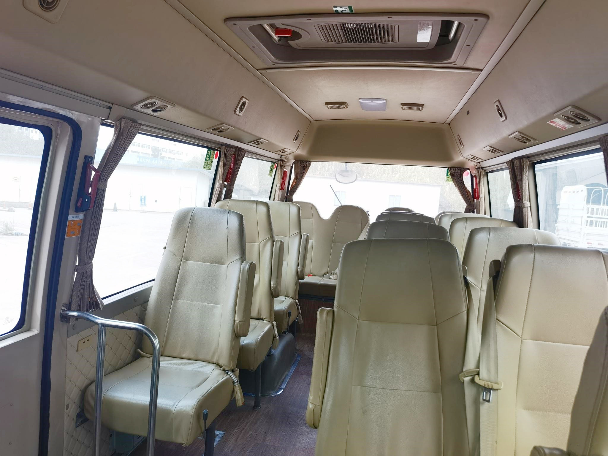 Second Hand Mini Bus Ankai Diesel 20 Passenger Mini With USB Front Engine Buses