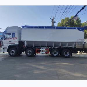 China Poultry Chicken Feed Truck 4X2 Drive With 6 Tyres And 1 Spare Tyre factory