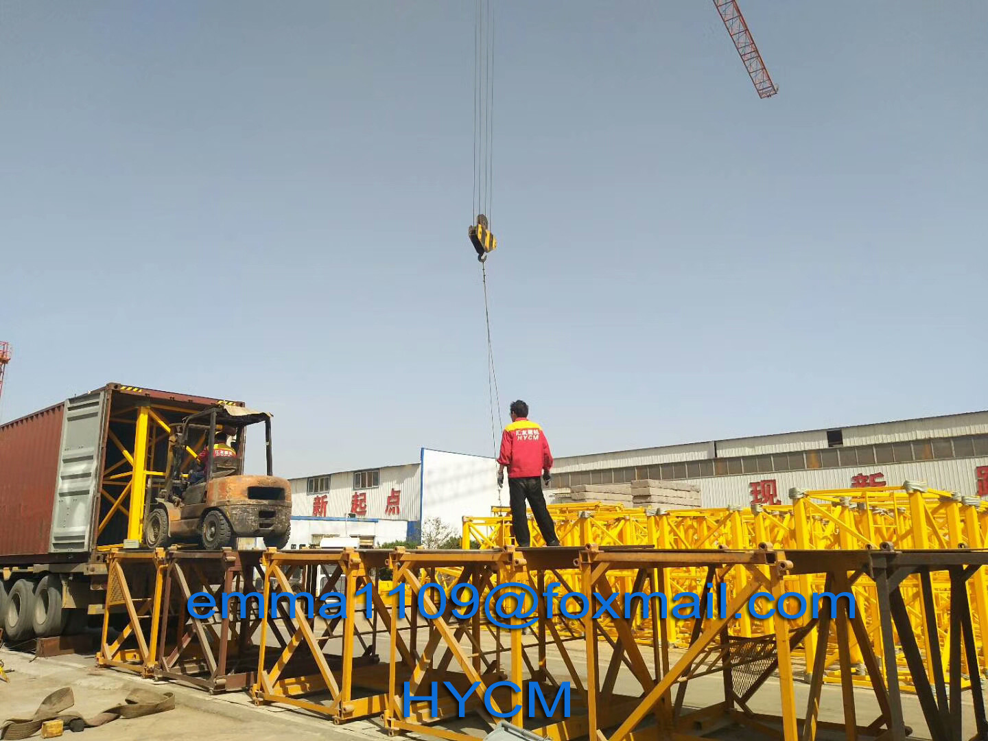 QTZ6513 Top Slewing Tower Crane Free Height 45meters 2.5m Mast Section