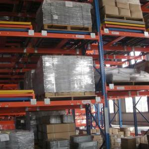 China 500-5000kg Weight Capacity Push Back Warehouse Racking For Heavy Duty Inventory Management factory