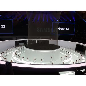 Large Size Holographic Reflection Film Virtual Projection for 3D Hologram