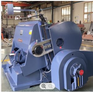 Semi Automatic Paper Plc Flat Bed Die Cutting Machine 1300mm