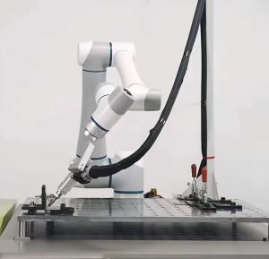China 1300mm Range Cooperative Robot 6 Axis For Welding Machines factory