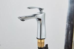 China Chrome Plated Single Hole Silver Wash Basin Faucet factory
