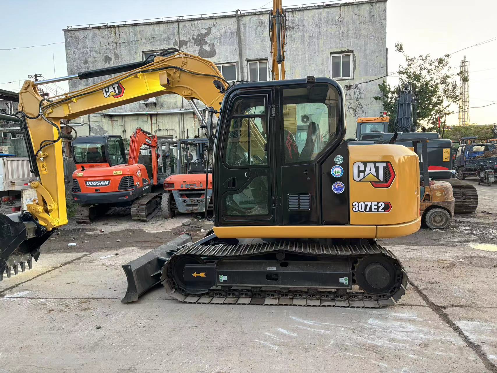 CAT 307.5E 7tons Used Excavator 2023 Crawler Excavator Lowest Peer