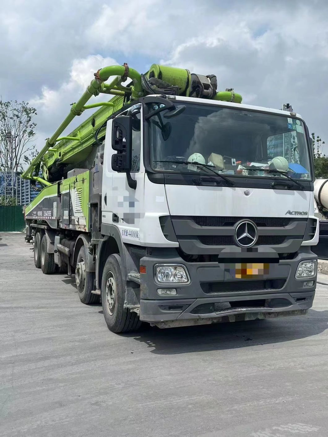 Zoomlion Concrete Boom Pump 56m Concrete Batching Plant Mercedes Benz Concrete Pump Truck Machine Equipment