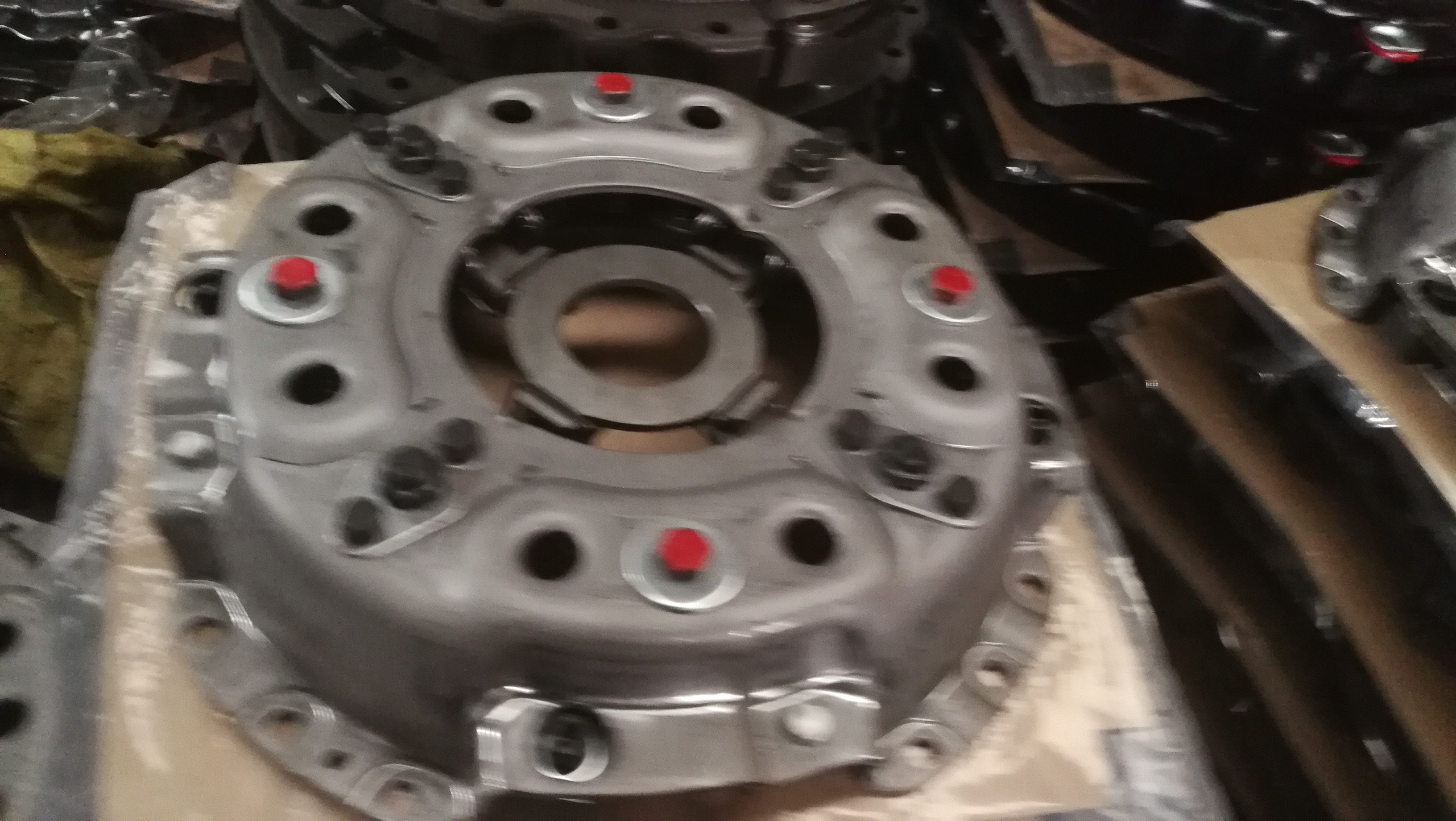 ME521105 CLUTCH COVER