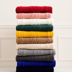 China Customized Size Anti Pilling Knitted Shawl Wrap / Cable Knit Throw 7GG Gauge factory