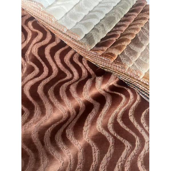 China 100%PL Jacquard Velvet Sofa Fabric 460gsm 142CM Width factory