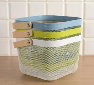 China Sustainable Wire Mesh Storage Baskets With Wood Handle factory