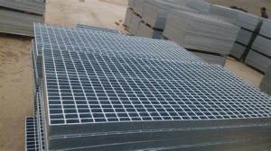 China Hot Dip Galvanized Flooring Heavy Duty Steel Grating 32*5mm Anti-Skid factory