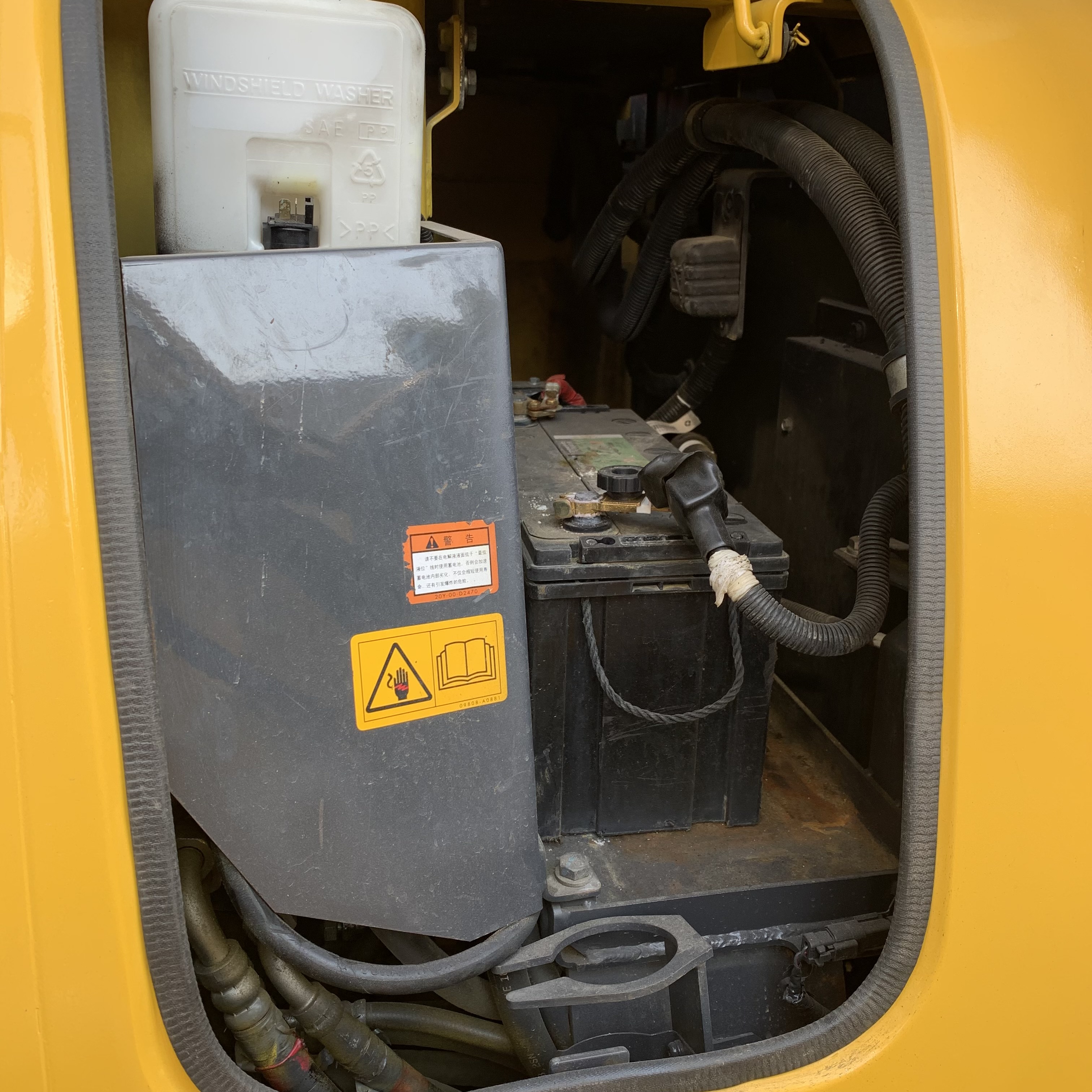Used Komatsu PC56 5ton Mini Excavator Original Hydraulic Valve 5000 KG Machine Weight