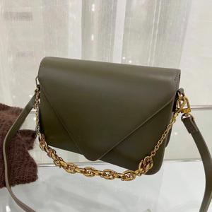 China Thick Chain PU Shoulder Bag 26cm Vintage Envelope Bag factory