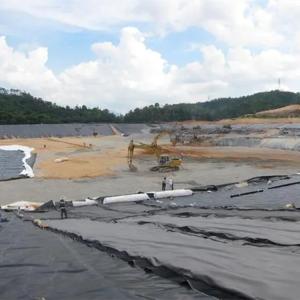 China Glossy HDPE Geomembrane Liner for Pond Fish Farm Shrimp Pond Dam Landfill Mine Tailing factory