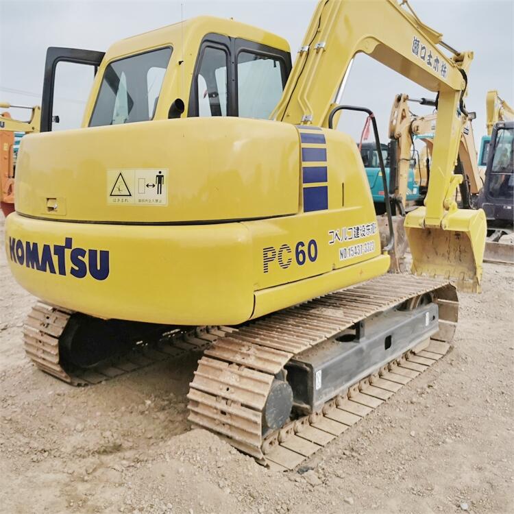 6300 KG Operating Weight Used Komatsu PC60-7 Excavator Japan Original in Good Condition