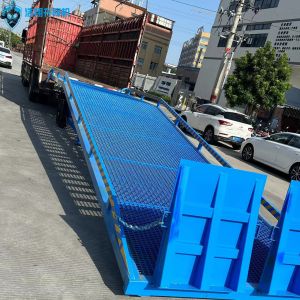China Portable Loading Dock Ramp Adjustable Container Loading Ramp Hydraulic Load Ramp factory