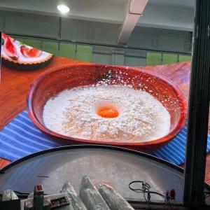 China HD Commercial Bendable LED Display Outdoor Cylinder factory