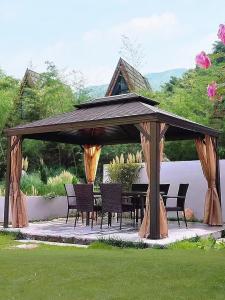 China Freestanding Pergola Outdoor Hardtop Gazebo Aluminum Patio Gazebo factory