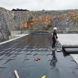 China 500 Micron Hdpe Geomembrane Pond Liner 1mm UV Resistance on sale