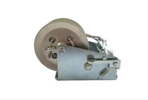 China Zinc Plated Hand Crank Boat Winch 2500lb 3000lb 3500lb With Cable Or Strap factory
