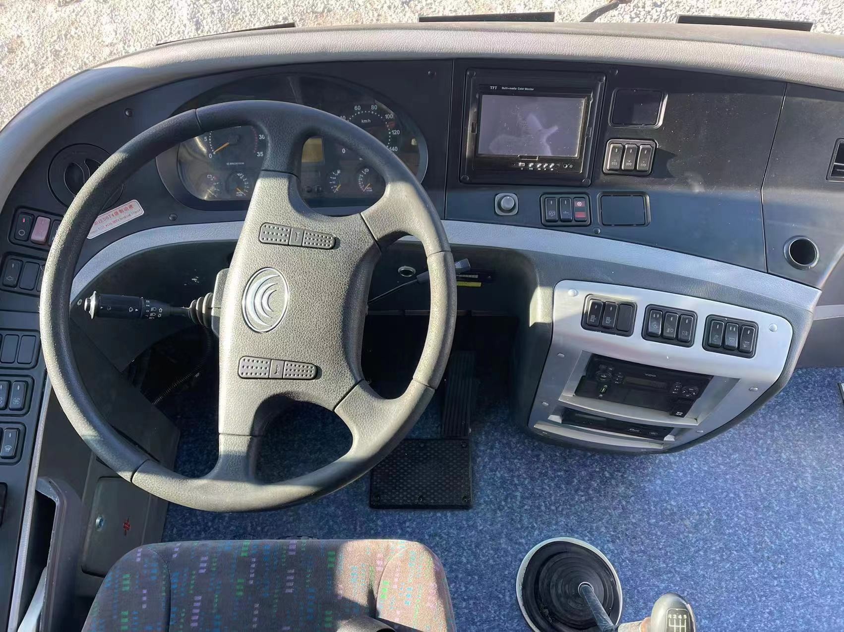 Used Luxury Buses 51seats Coach Two Doors Left Hand Drive Yutong Brand Weichai Rear Engine