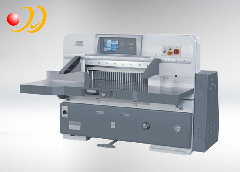 China CE Automatic Paper Cutting Machine With Multi - Language Operating Interface on sale