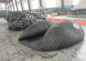 China Marine Boat Pneumatic Rubber Fender Inflatable With Tires And Chains factory