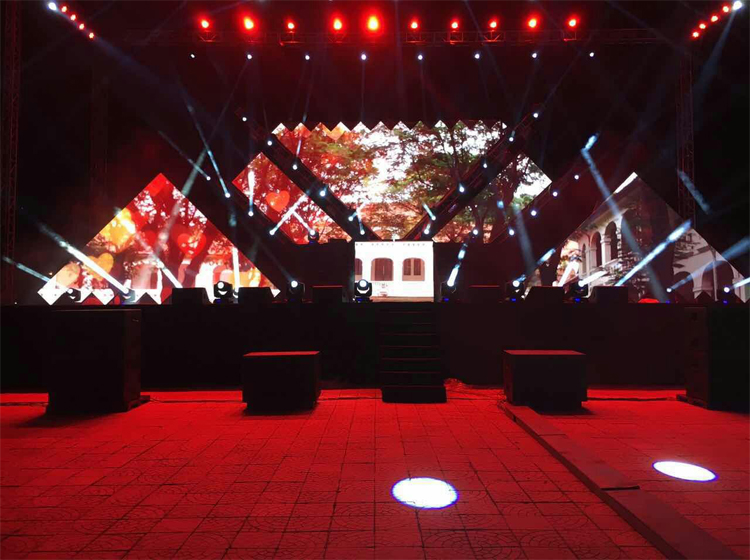 PH8 320*160 40*20 LED Video Wall Display 960*960mm IP65 Ingress Level