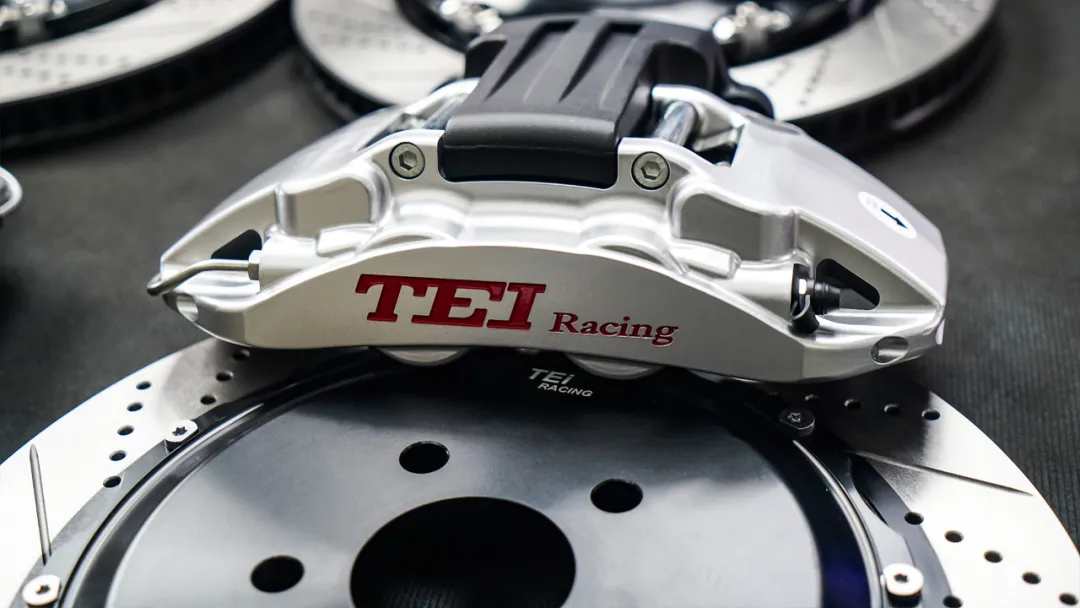 Front 6 Piston And Rear 4 Piston Caliper BBK Auto Brake System For Mercedes-Benz GLB 20 Inch Rim