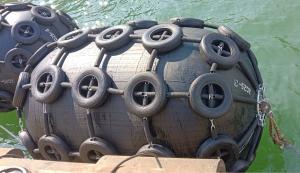 China Pneumatic Marine Fender With Harnessing factory