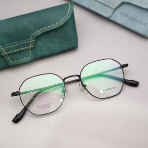 China Good Resilient Beta Titanium Glasses Frames Women'S Man Mens factory