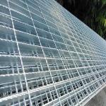 Toothed Serrated Bar Grating Hot Dip Galvanizing For Equipment Platform Step