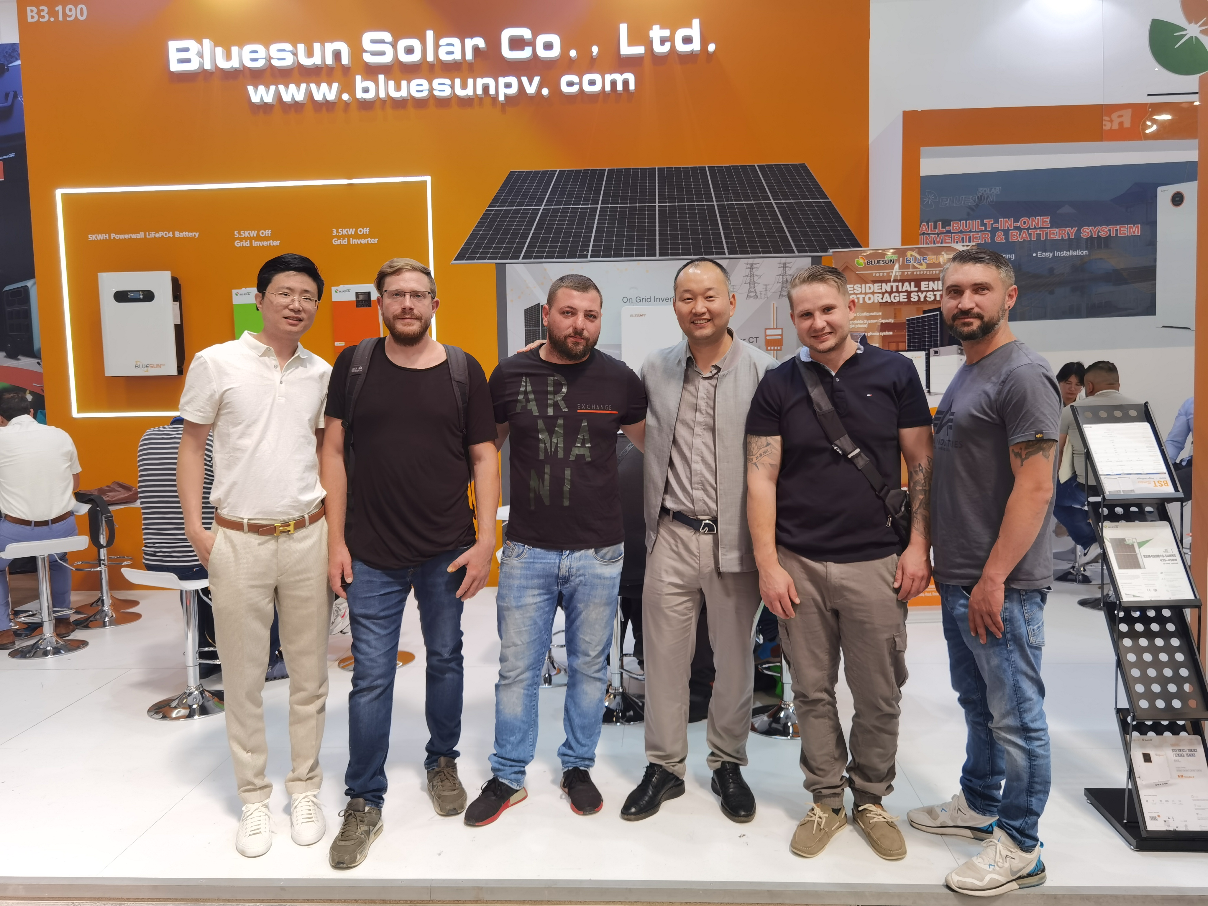 Bluesun 585w Solar Panel High Efficiency Shingled Solar Panels Roof Power Station Pv Module 585watt Hjt Pv Panel