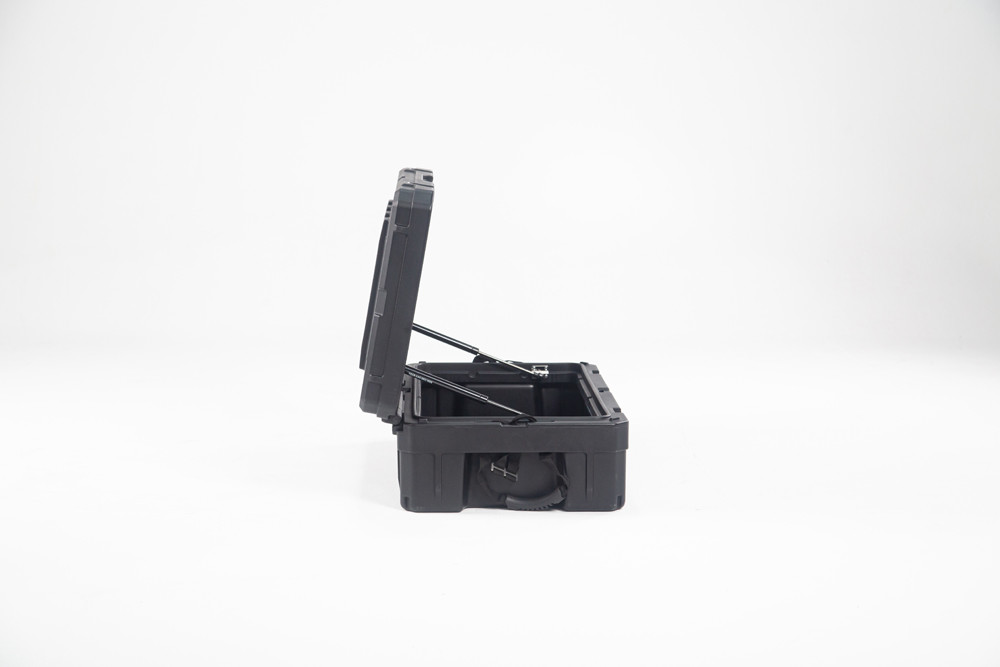 Camping Carry Car Roof Box 66L Capacity LLDPE Material Customized