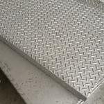 Embossed Decoration Stainless Steel Checkered Plate SS 321 304 202 410 Skid