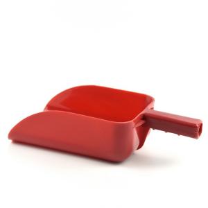 China Short Handle Animal Feed Scoop PP Plastic In Feed Room With Marked Graduations factory