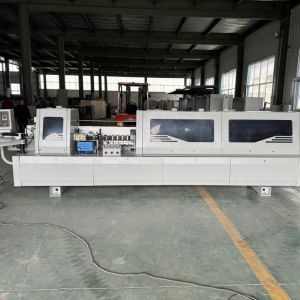 China 9 Functions Auto Edge Banding Machine 13.5kw Power For Wood Based Panels factory