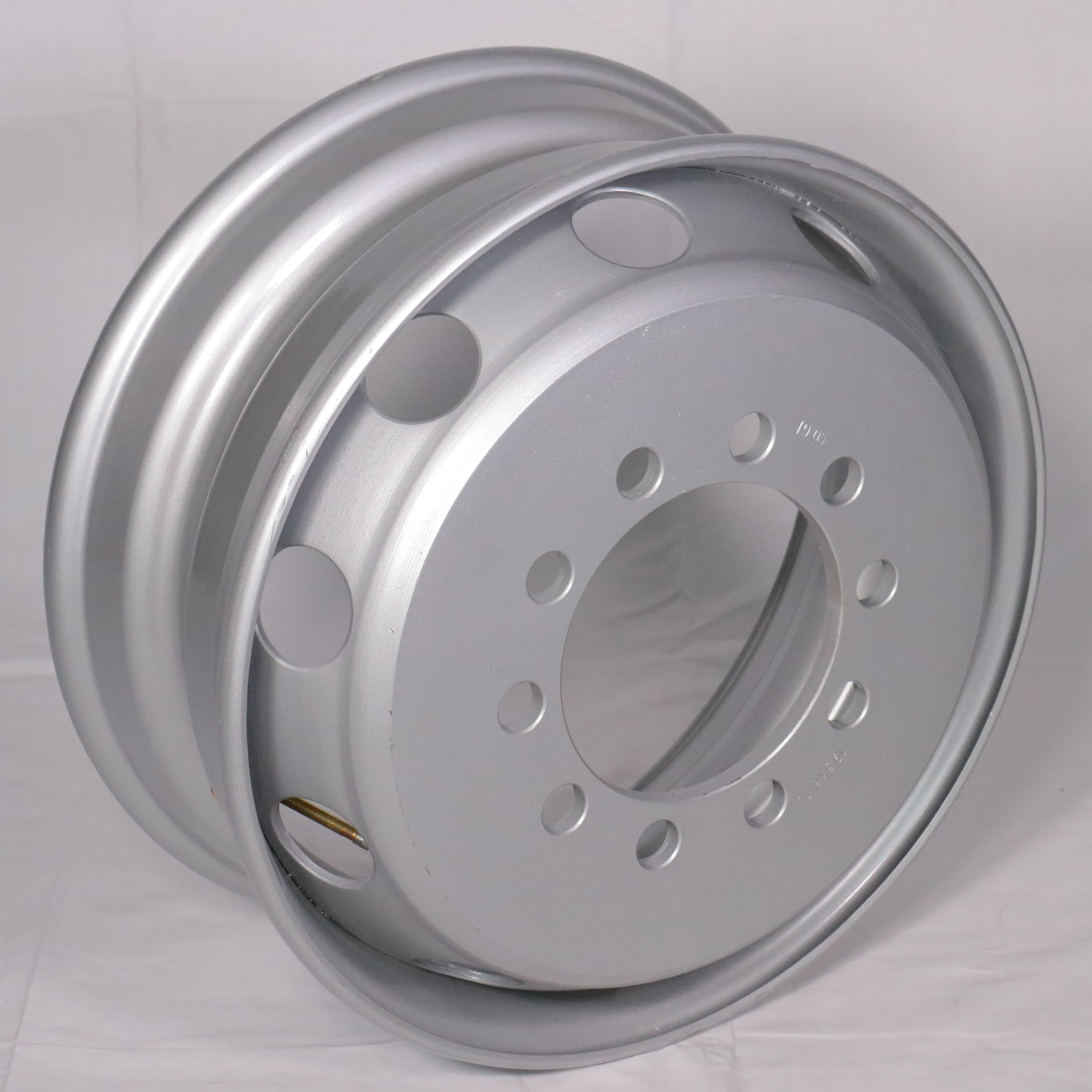 5.50F-16 Bus Parts Steel Wheel Rims in with OEM Sliver Color and Offset 148/126 Black Color