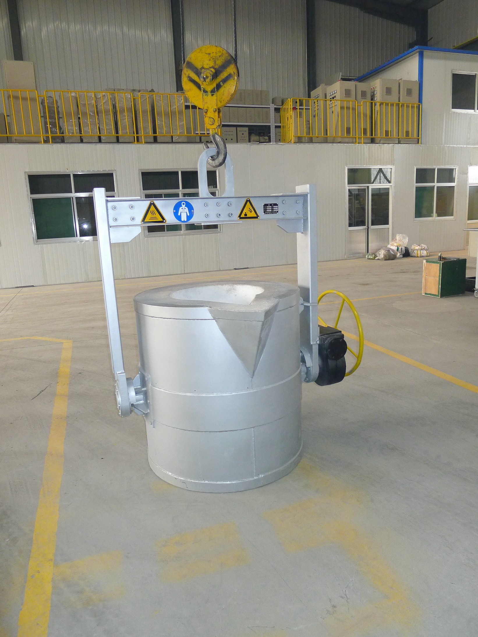 Transferring Molten Aluminum Made Easy With Molten Aluminum Transfer Ladles Lid Included Surface Temperature Rise ≤50