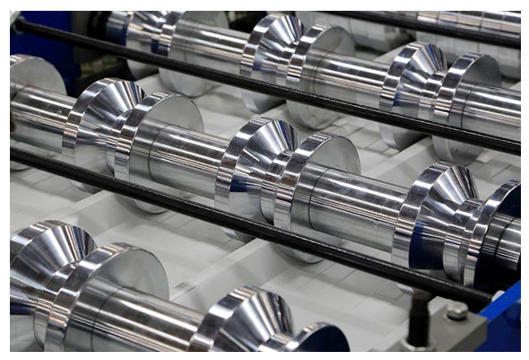 5.5KW 500Mpa 0.6mm Roof Panel Roll Forming Machine
